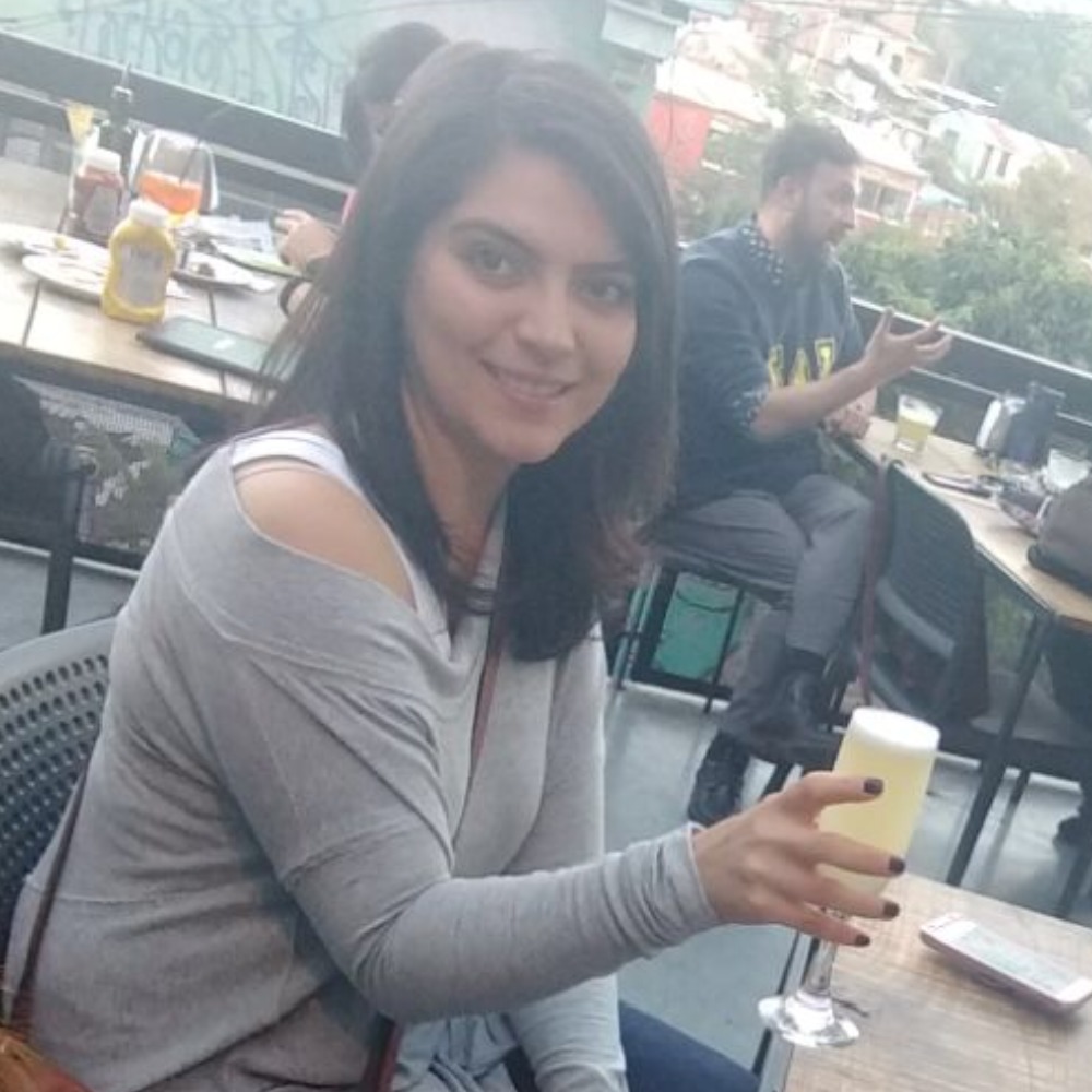 Meet your Posher, Valeria